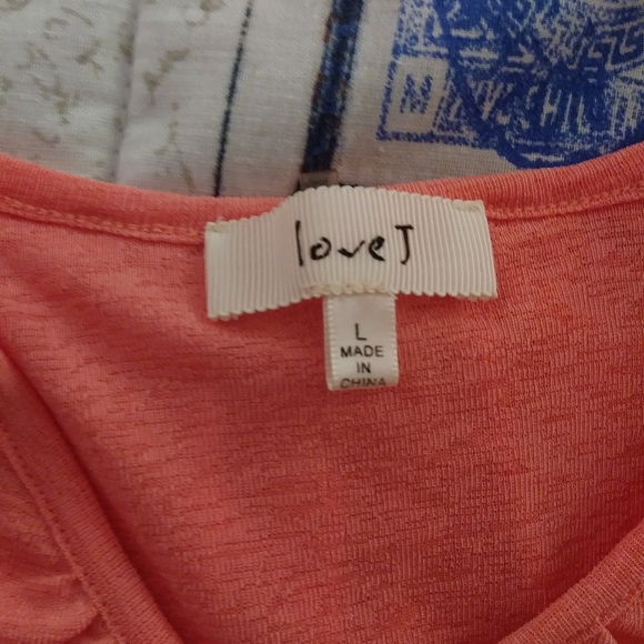 Pink Flowy Top with Shoulder Cutouts - Picture 3 of 14